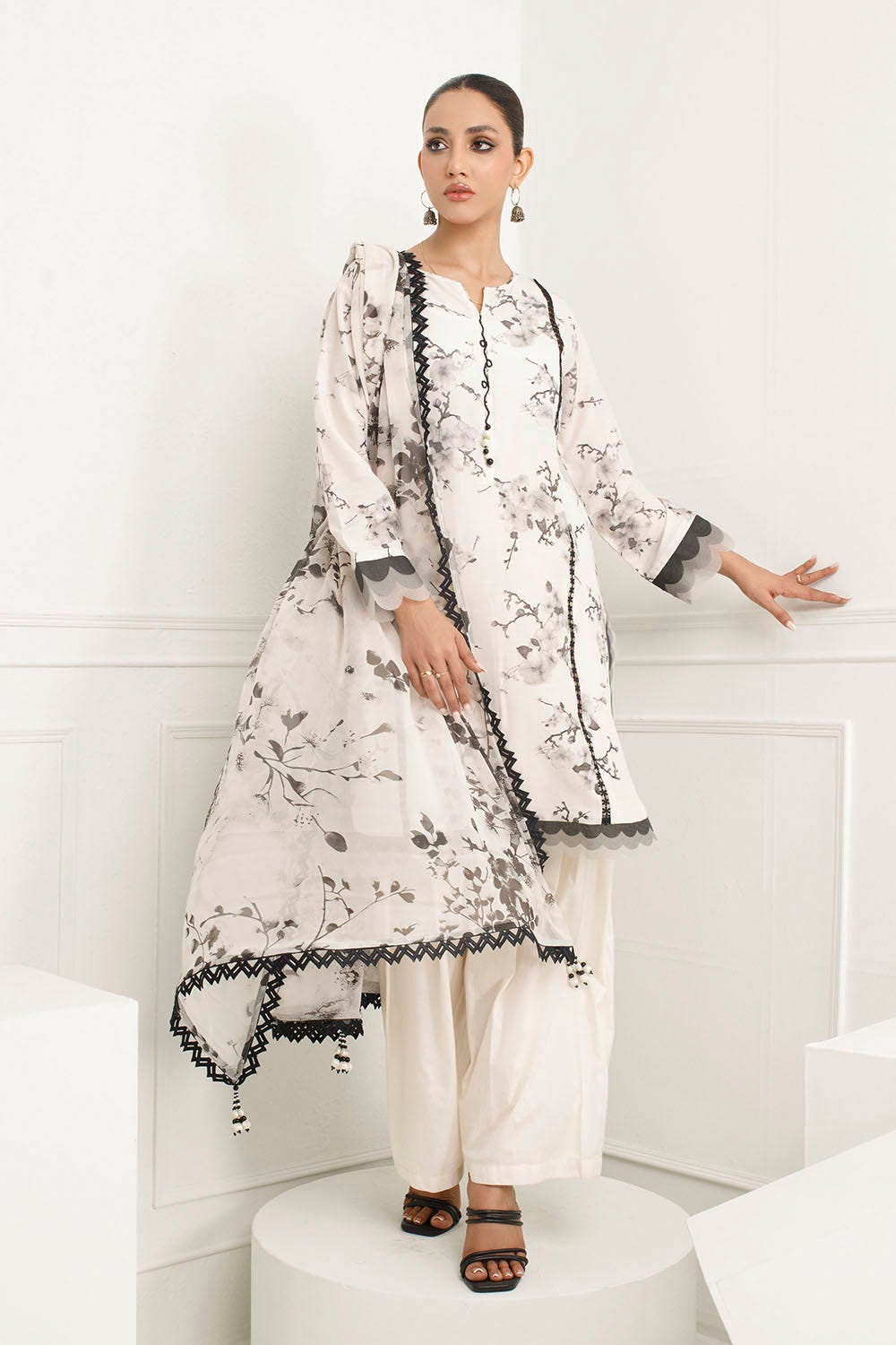 Gul Ahmed SY-52001 The Floral World  2025