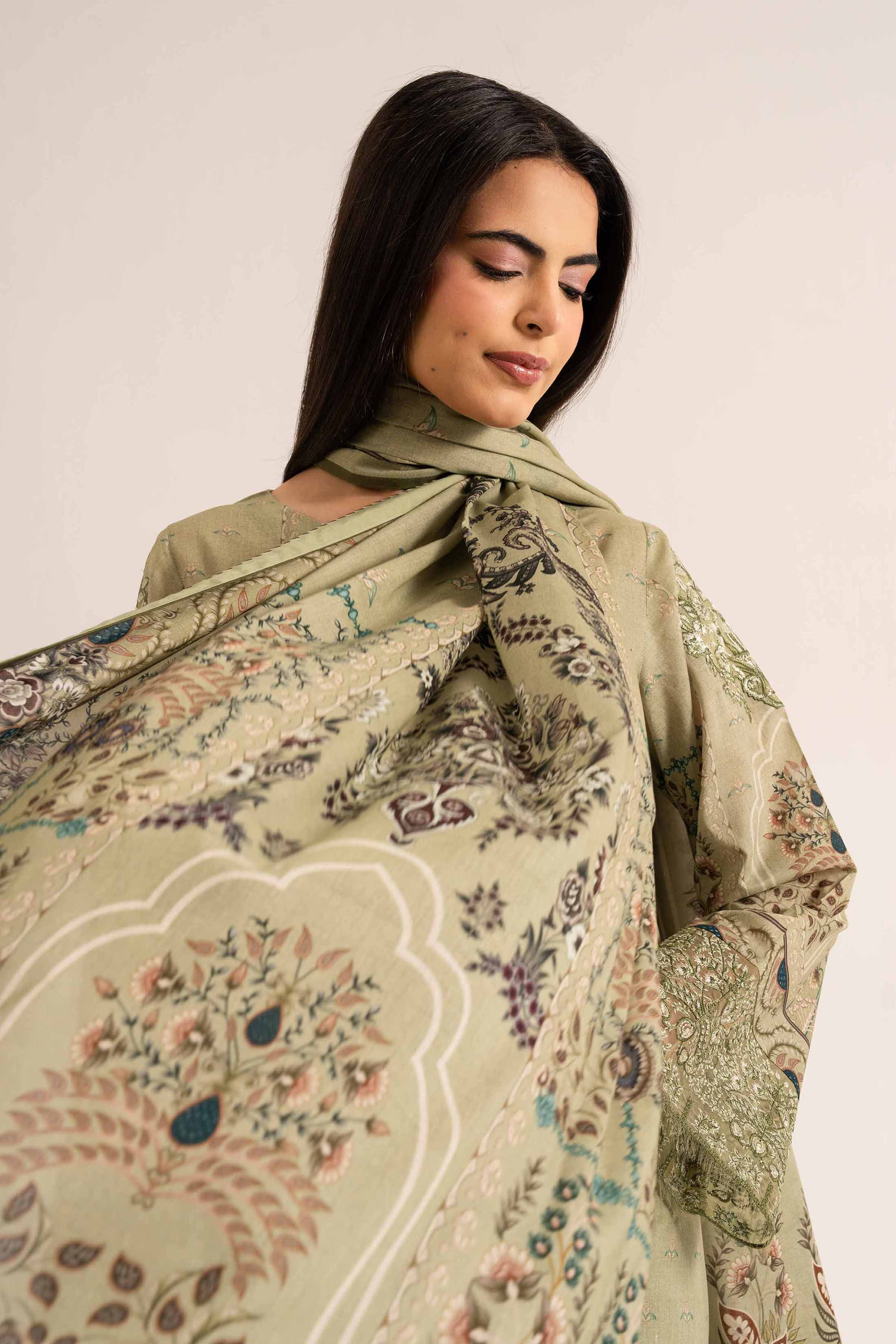 Nishat Linen 42501926 Cross Season Edit 2025