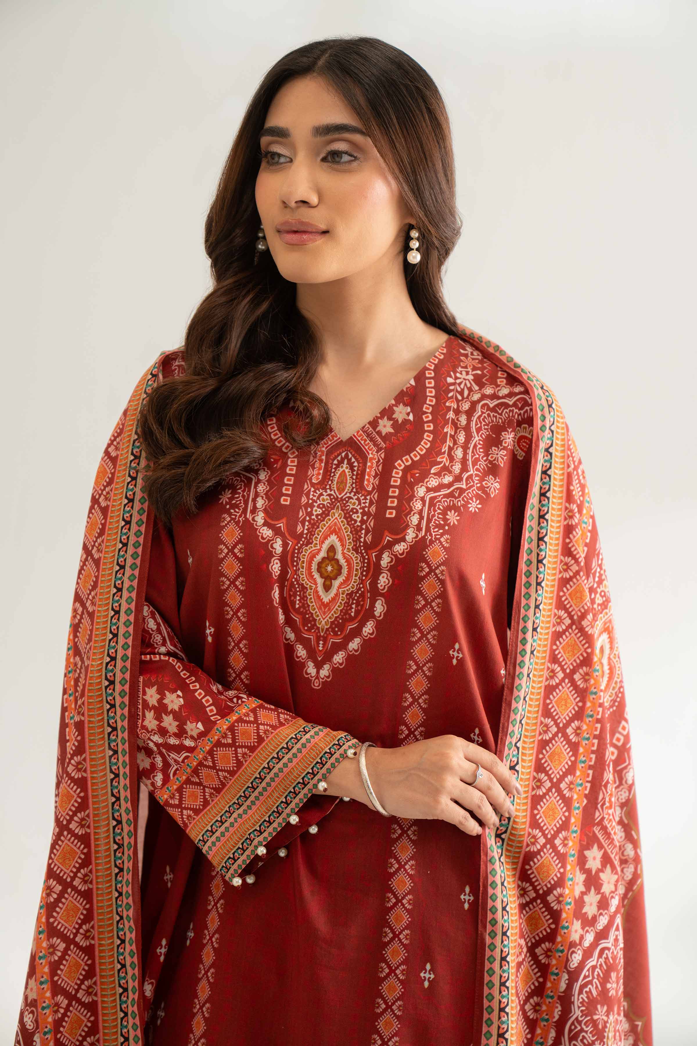 Nishat Linen 42501936 Cross Season Edit 2025