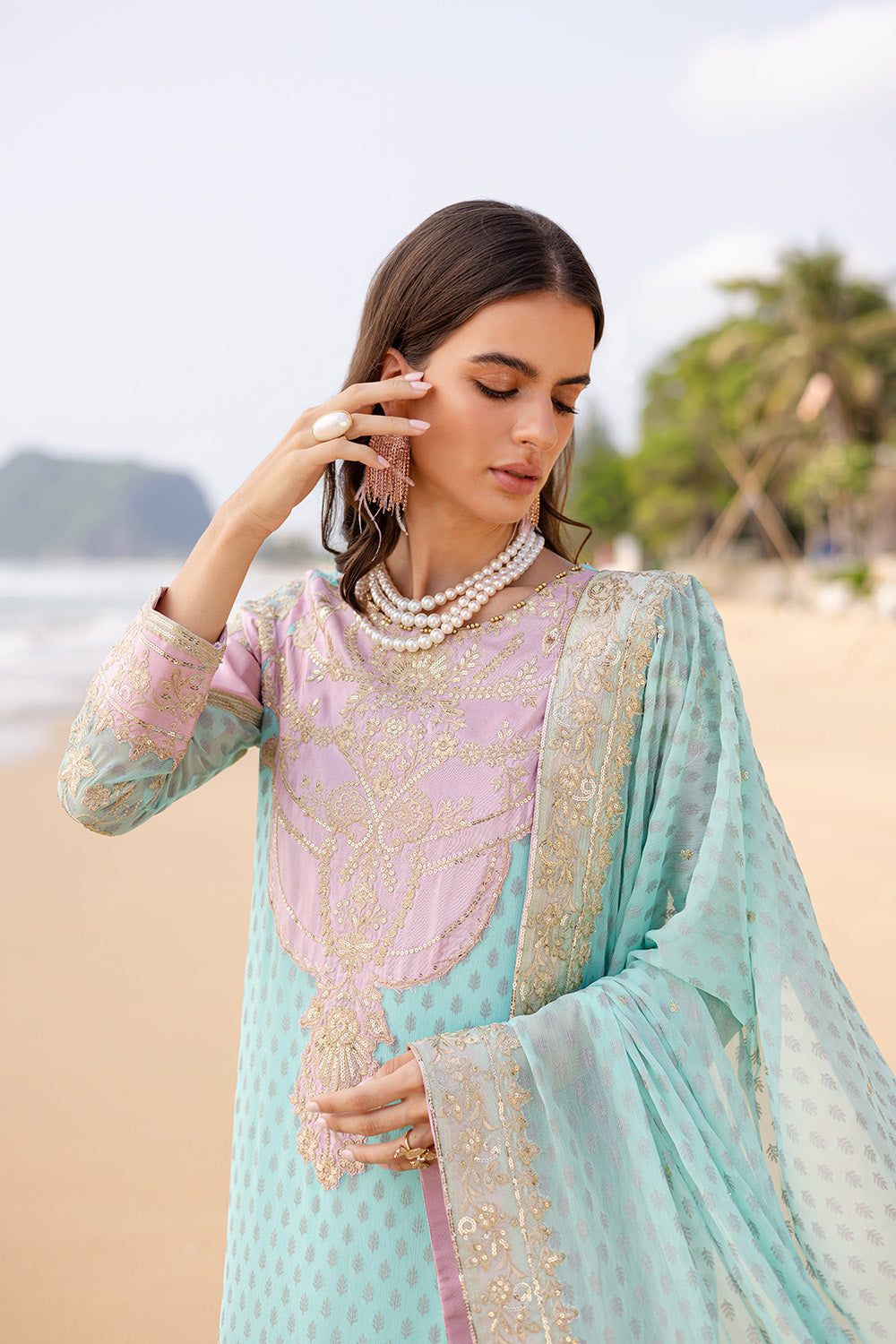 Freesia Premium Aarohi - FW40056 Zyra Embroidered Chiffon 2025
