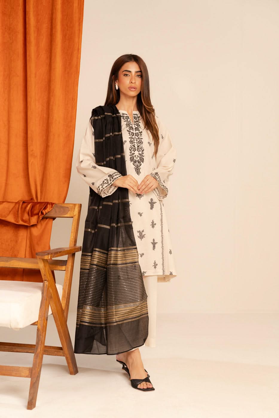 Alkaram Studio GFSU6046-Off White Husn-E-Eid 2025
