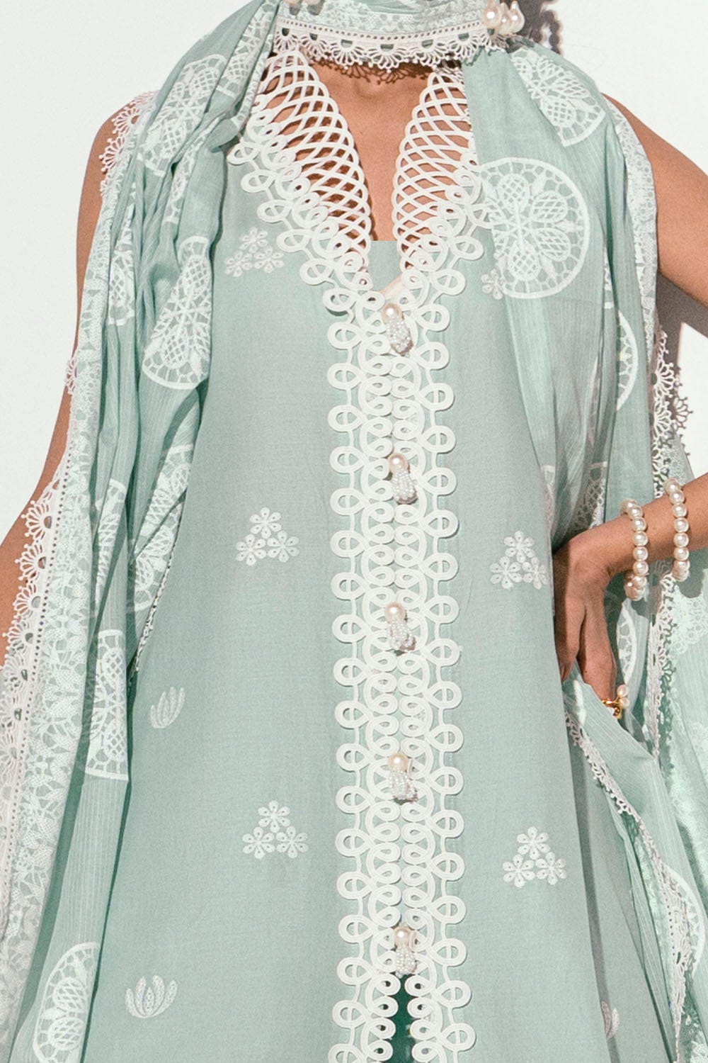 Gul Ahmed DN-52023 Gul Nilofer 2025