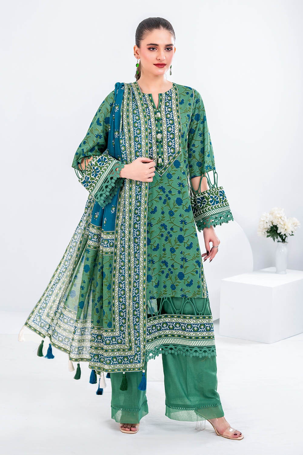 Gul Ahmed CL-62015 Eden Bloom 2025