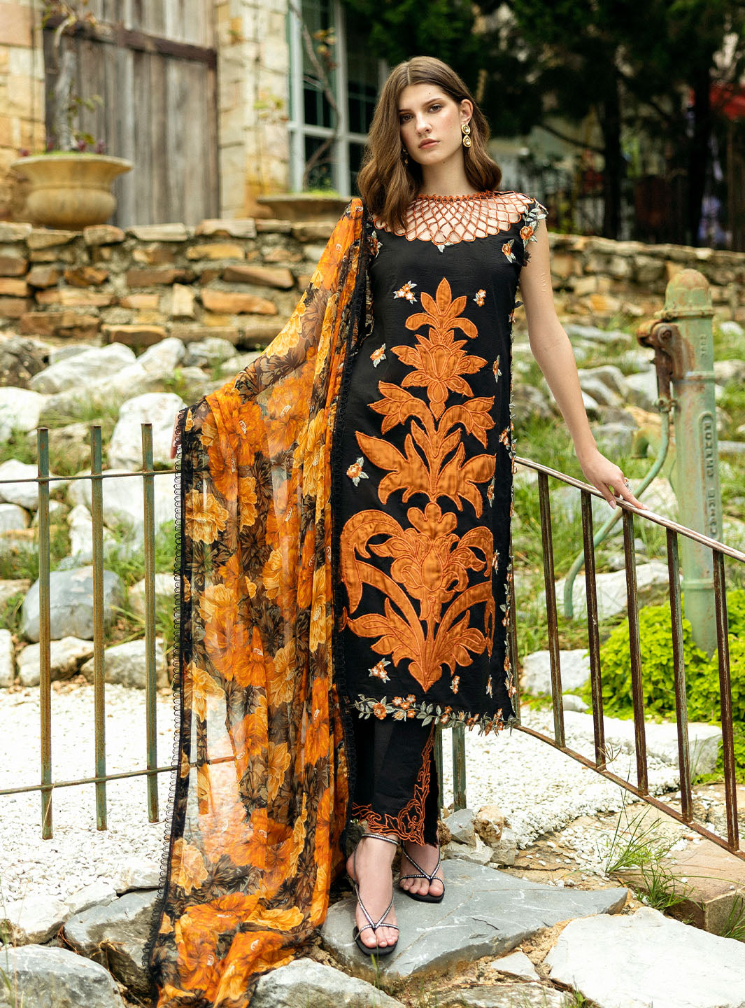 Roheenaz | Flanerie Lawn 25 | Ines-7A