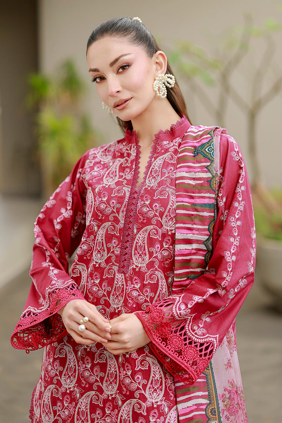 Zullbury – Sara Clothes
