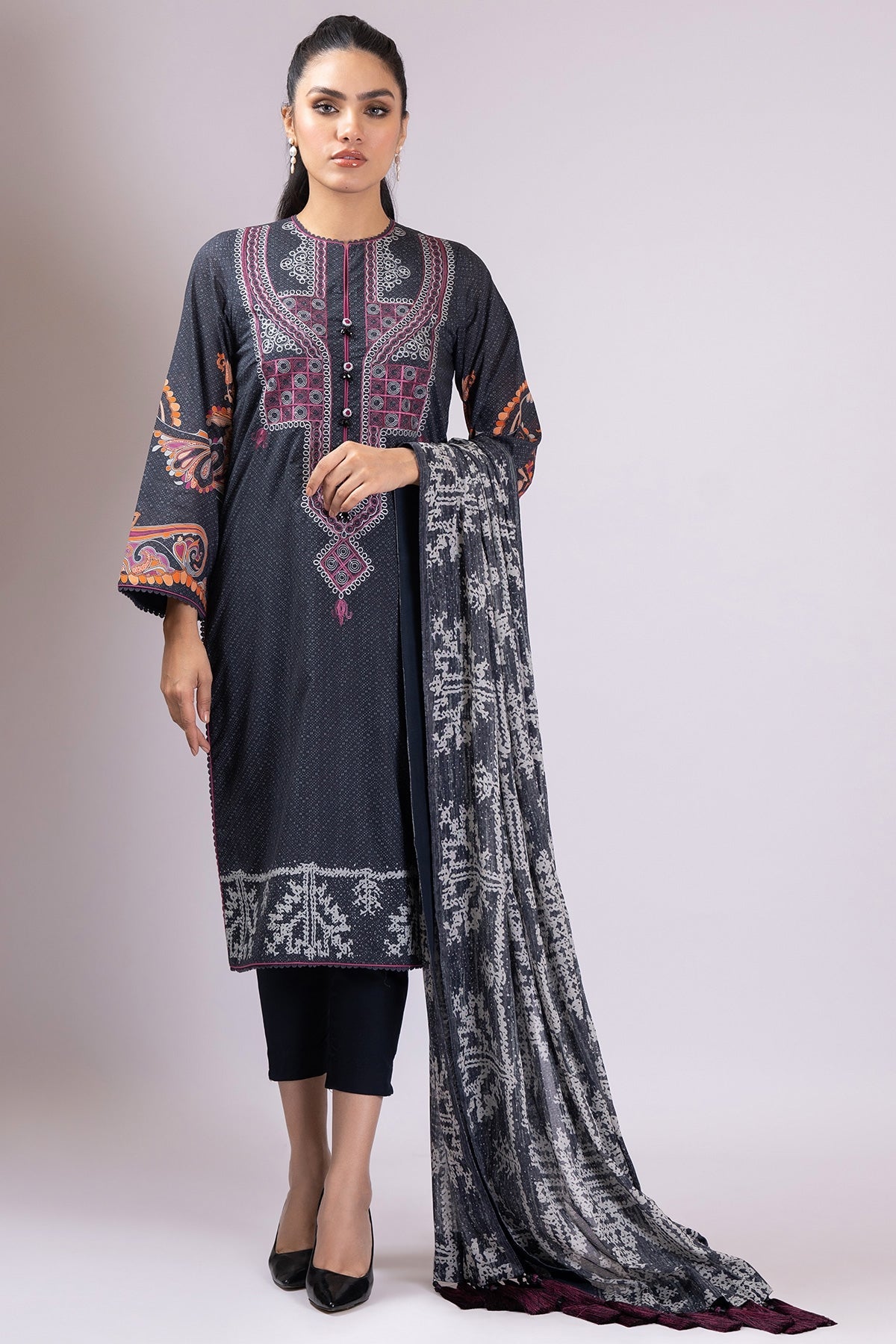 Alkaram Online Ss-05-22 Charcoal Spring Summer 2022 - Pakistani Branded Clothes