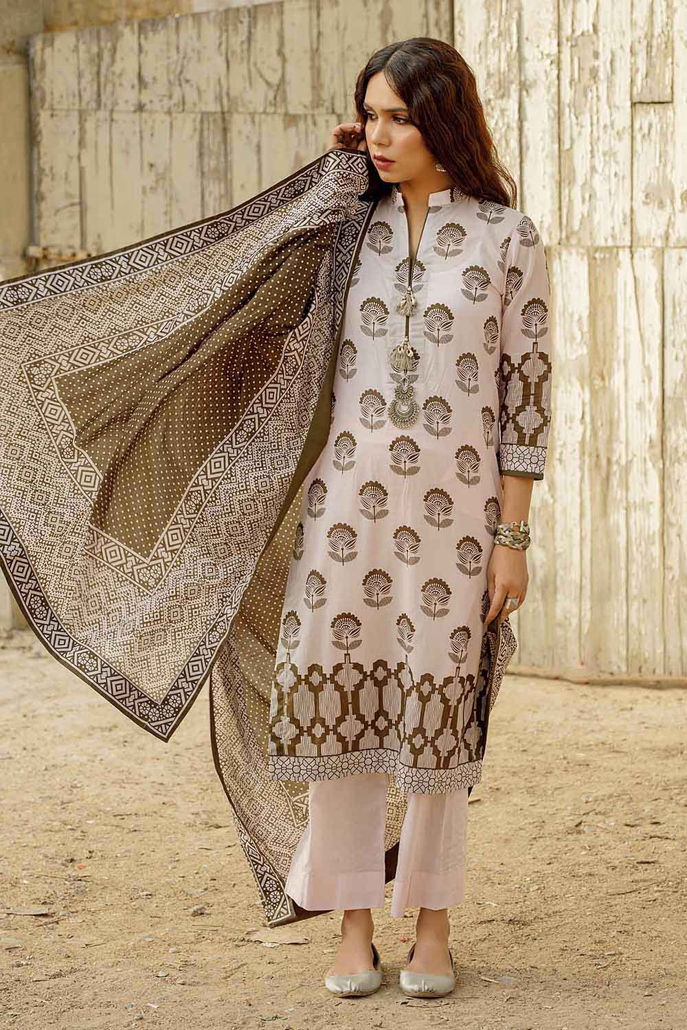Lawn Ladies Branded Clothes CL-22124 Gul Ahmed Online Lawn