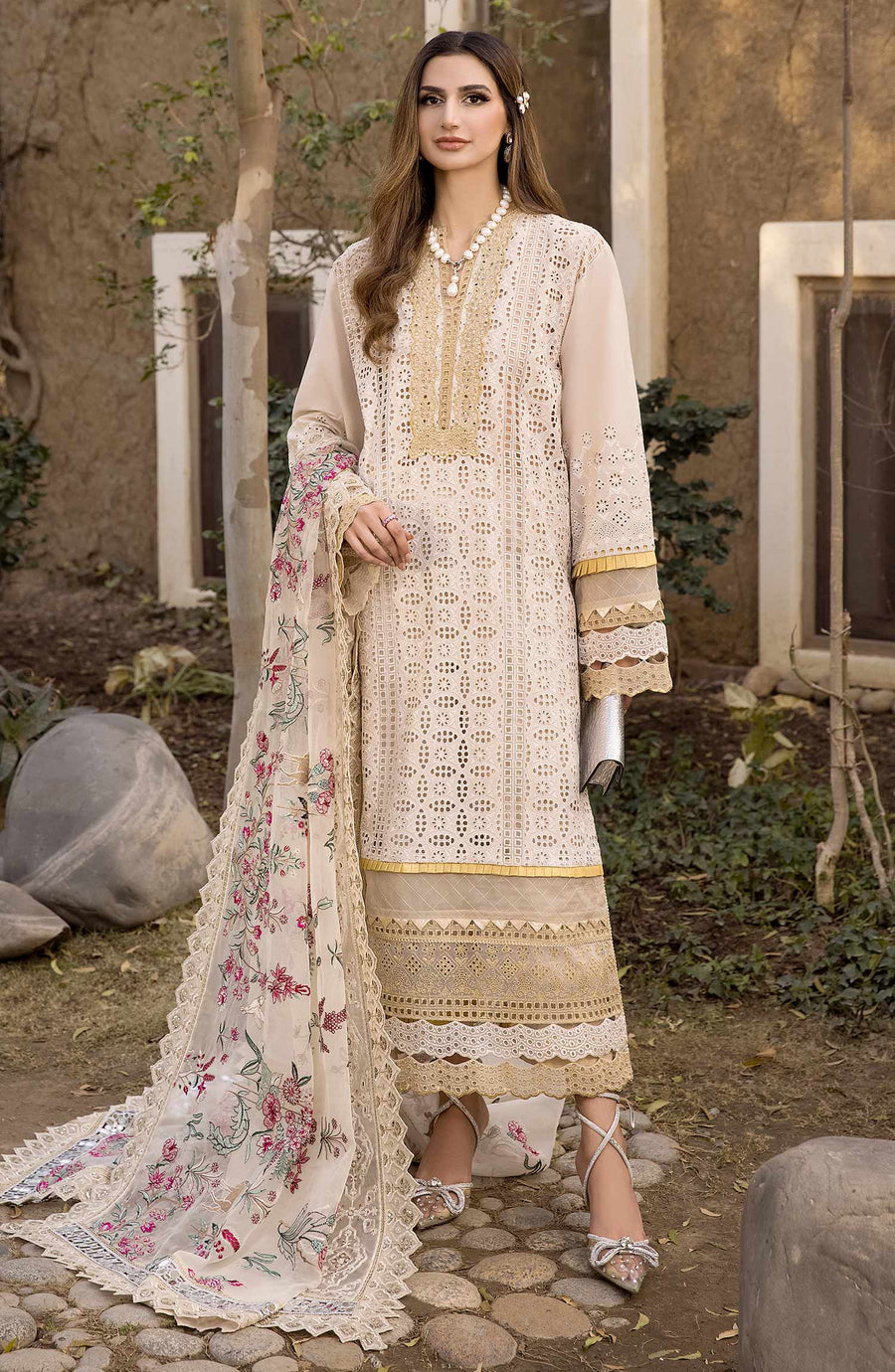 Maryum N Maria Golden Mist (MLRD-072) Chikan Kari Lawn Edition – Sara  Clothes