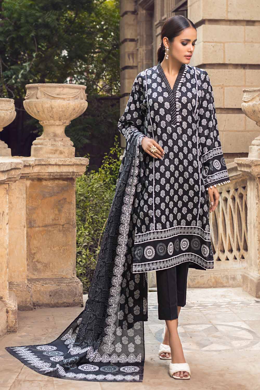 BT-12001 Gul Ahmed Black and White 2021 - Main Image