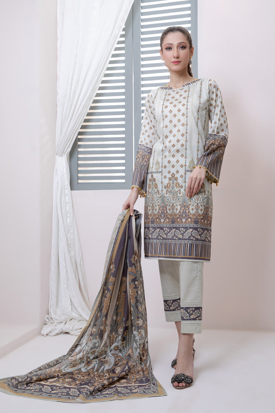 Bonanza Satrangi Gray Lawn Suit Ask223p14 Eid Pret 2022