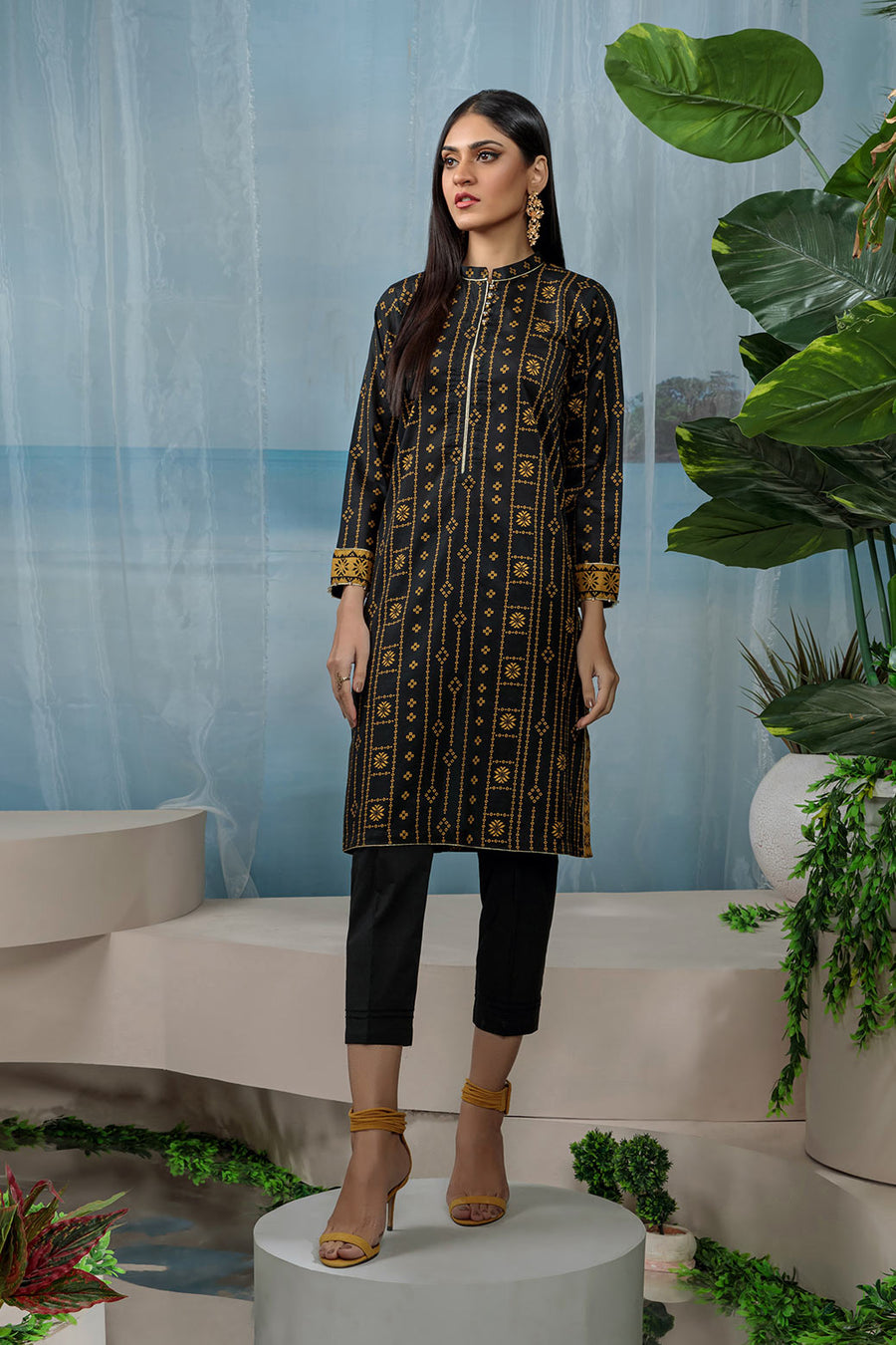 Bonanza Satrangi Black Lawn Suit Aso222p02 Summer Collection 2022