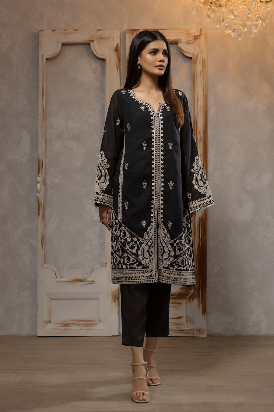 Dhanak DA 1665 Black Embroidered Kurta Festive Signature & Luxury Statements