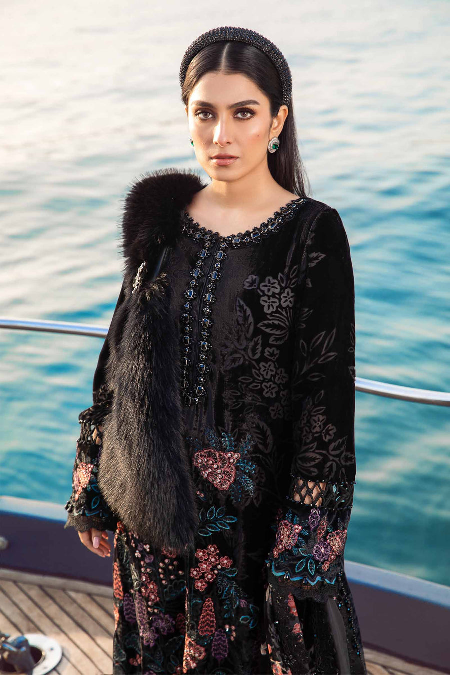 Maria B Black DL-1102 Winter Linen Collection Sara Clothes Maria B Black DL-1102 Winter Linen Collection Sara Clothes