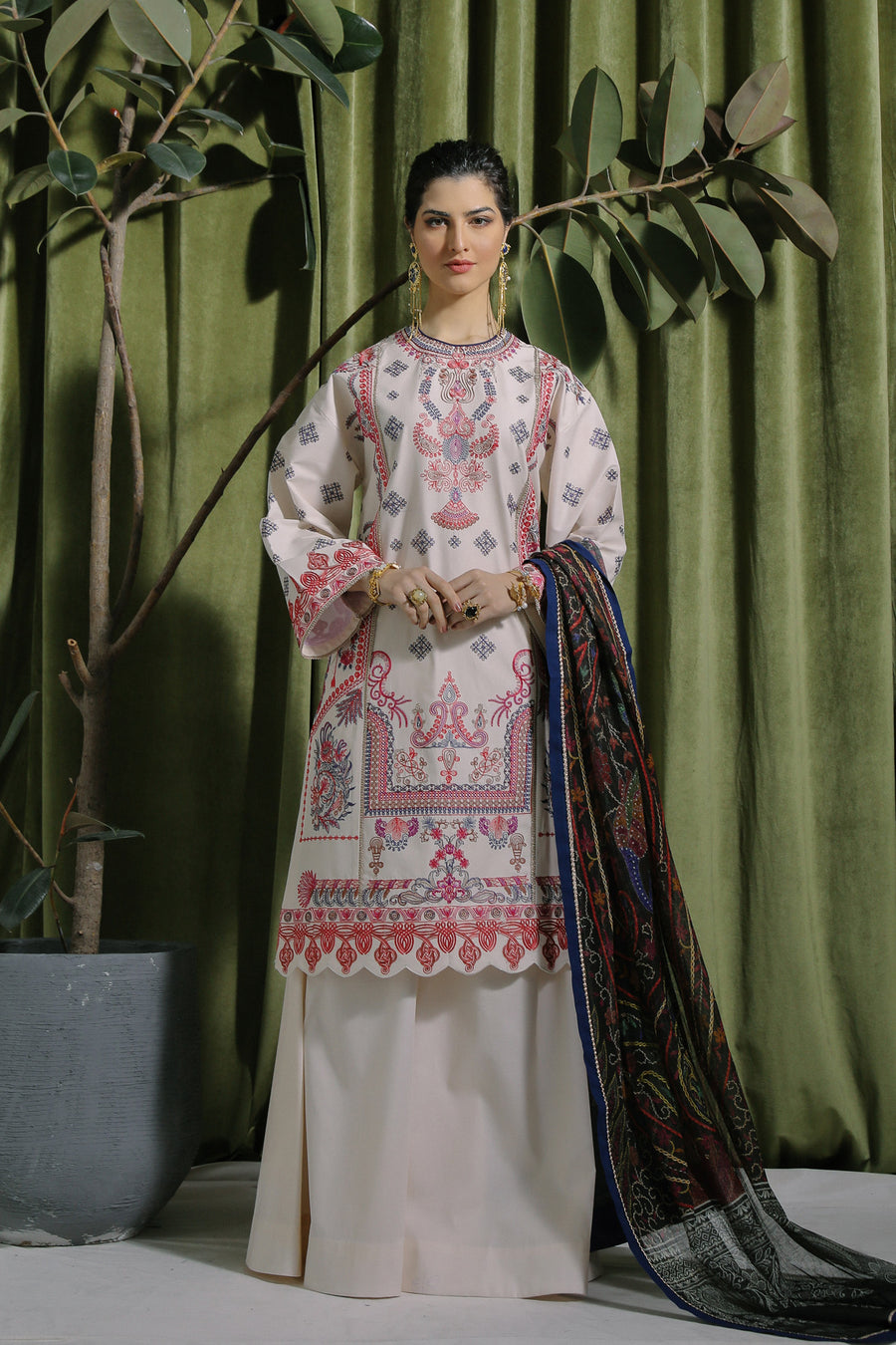 Ethnic Angora 10381184 Hara Rang 2022