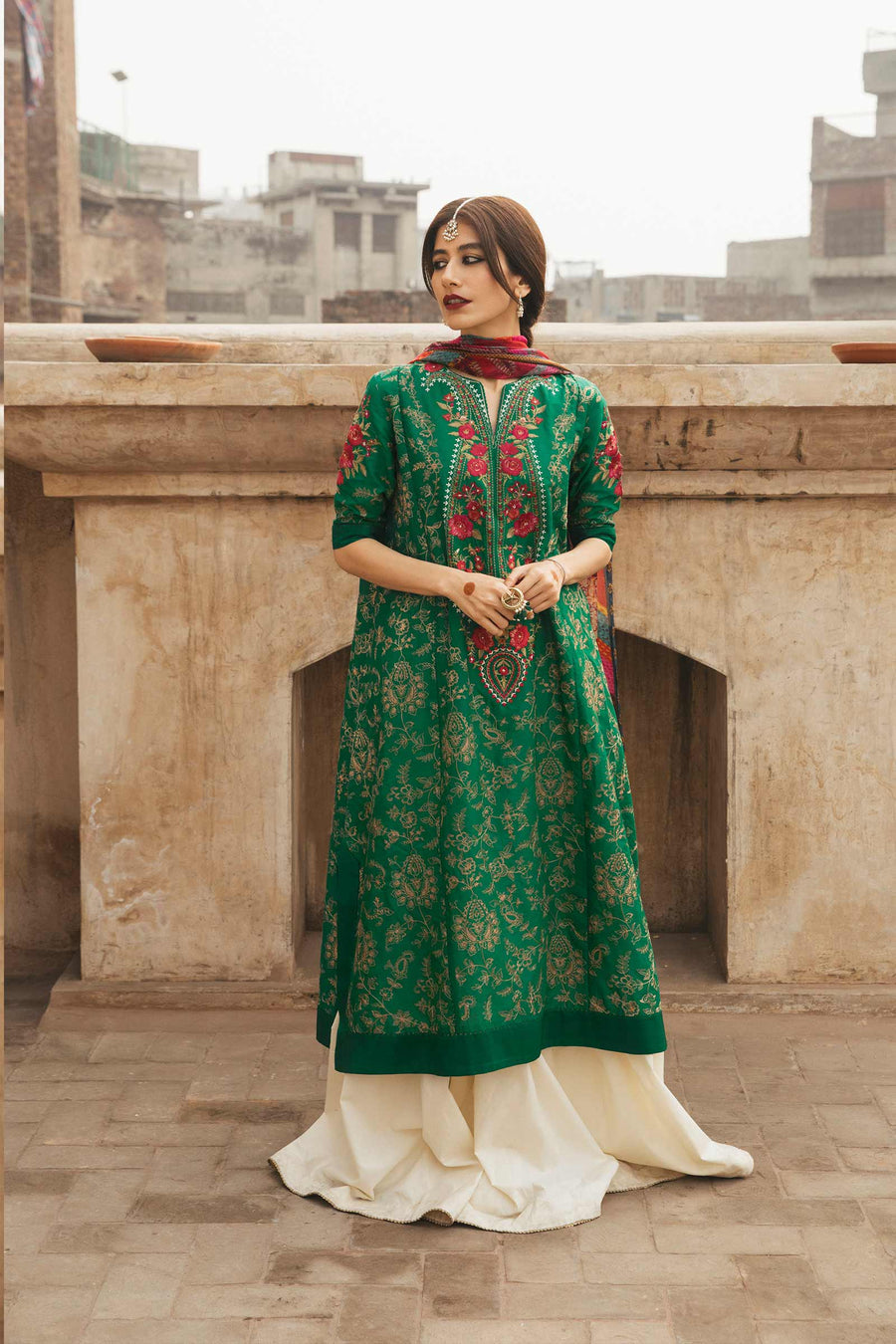 zara shahjahan green dress Zara Shahjahan Unstitched Embroidered Lawn 3 Piece Suit D23-2A