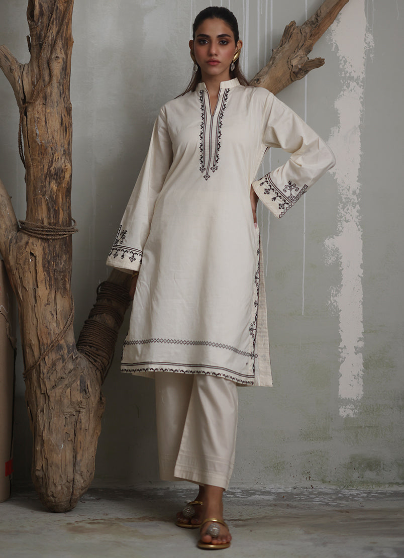 Image Ivory Embroidered Kurta Spring Pret 2024