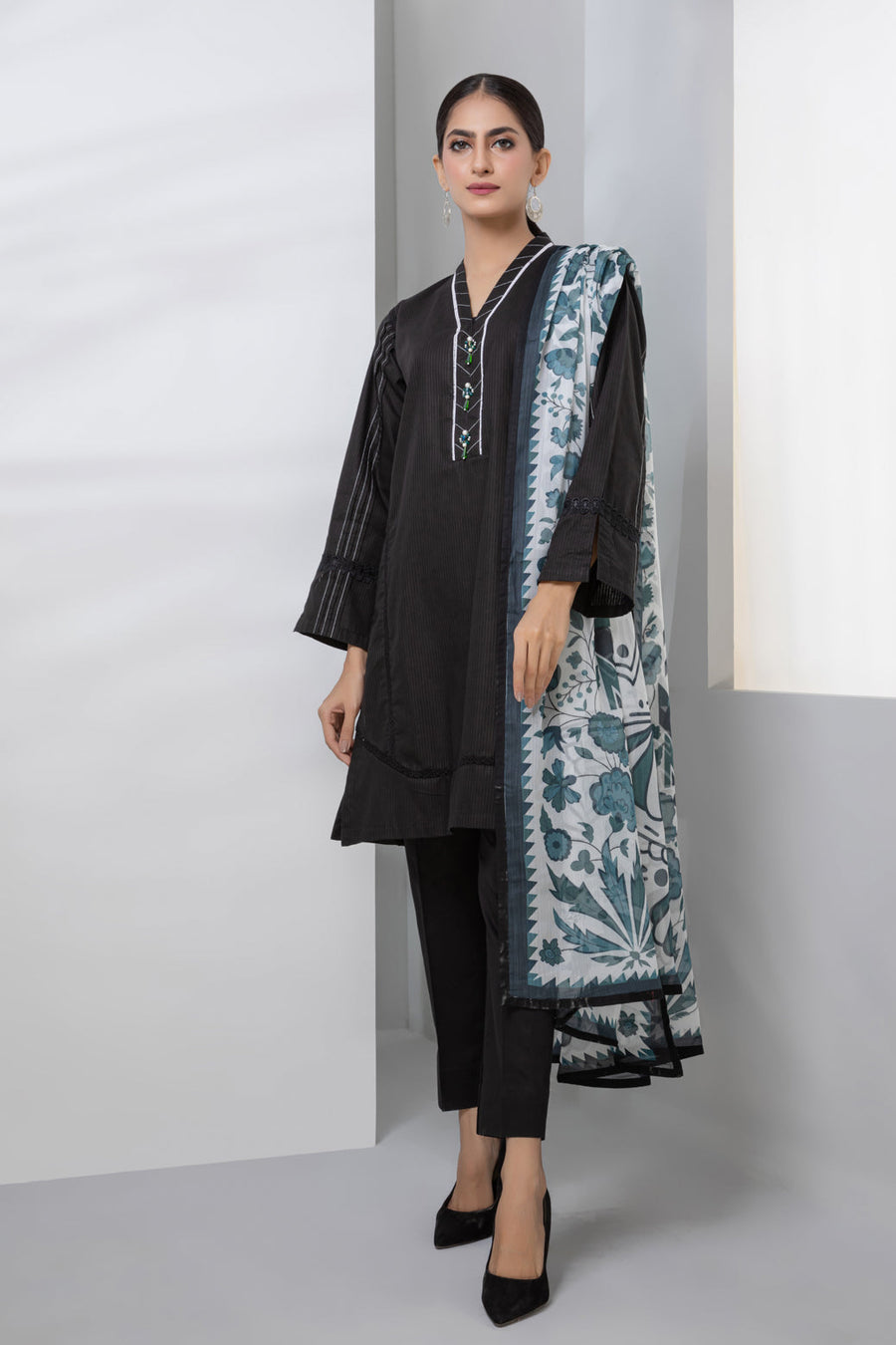 Bonanza Satrangi Black Dobby Suit Rsk222p05 Eid Pret 2022