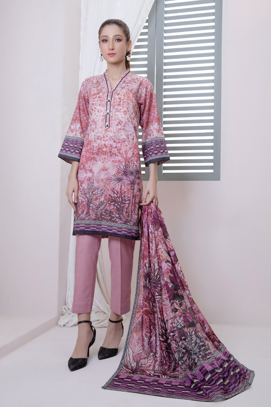 Bonanza Satrangi T Pink Lawn Suit Rsk223p45 Eid Pret 2022