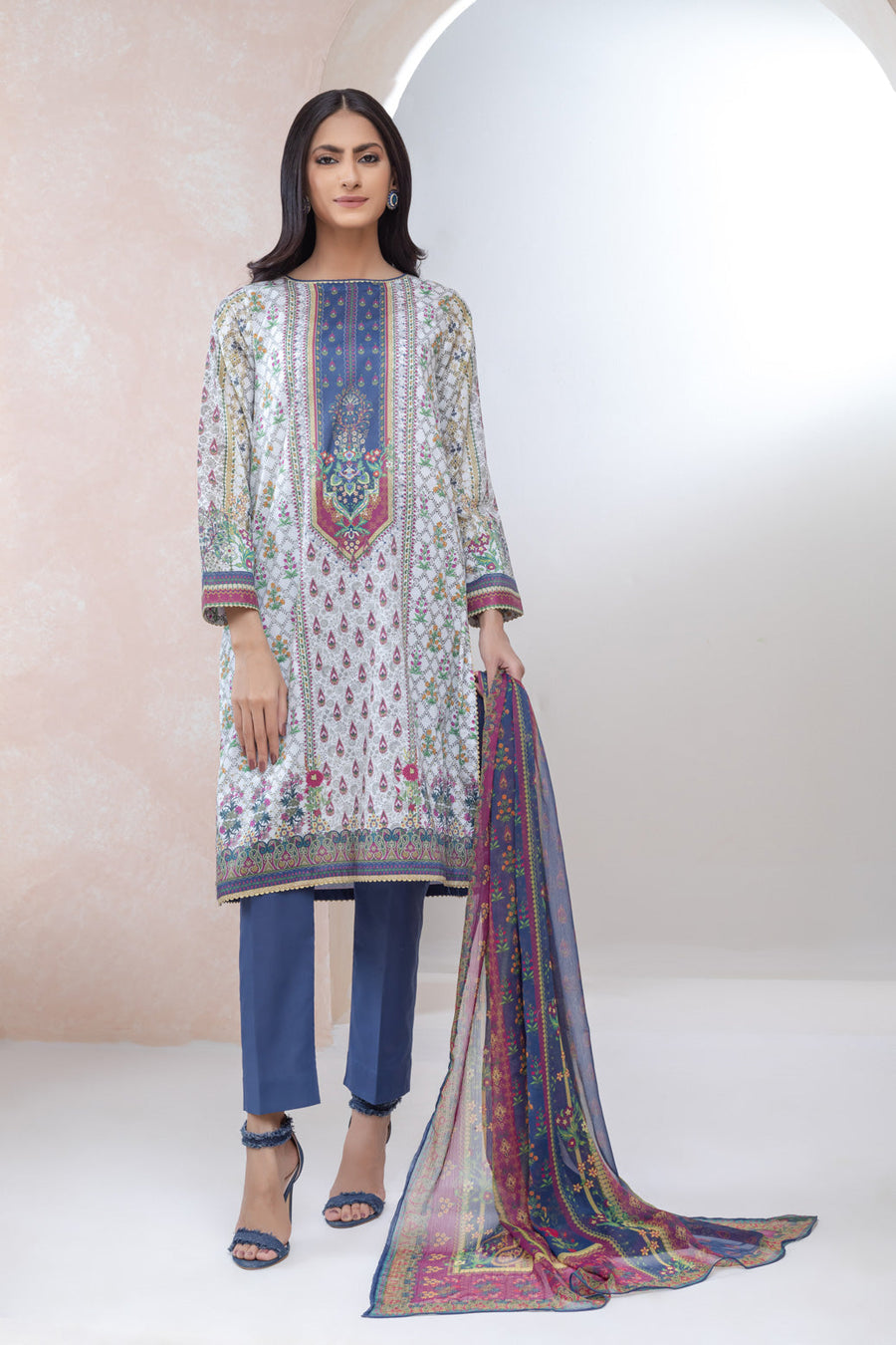 Bonanza Satrangi White Lawn Suit Ssk223p18 Eid Pret 2022