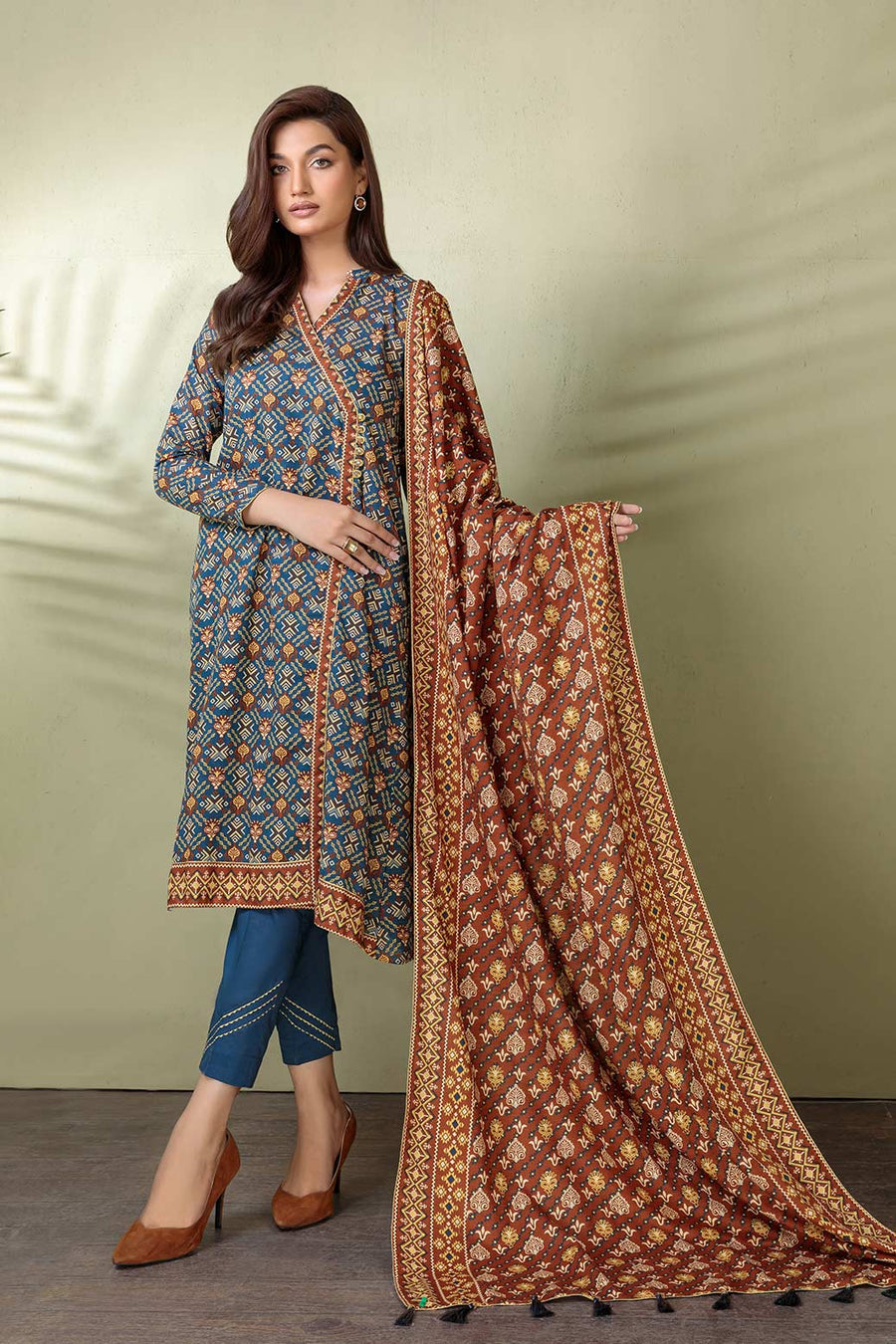 Bonanza Satrangi Blue Khaddar Suit (SWO223P01A) Winter Collection 2022 ...