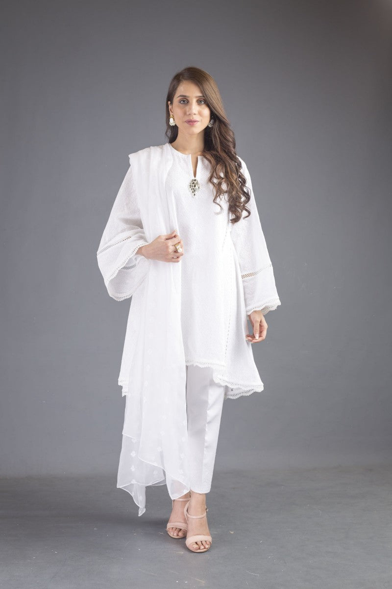 Ensemble Pakistan – White and Lilac
