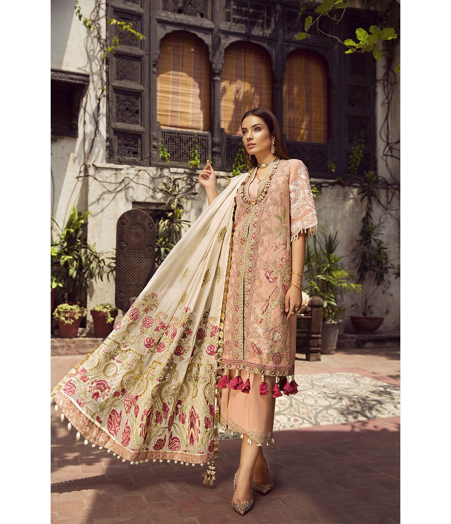 Maryum Hussain Rose Lawn Collecton 2020